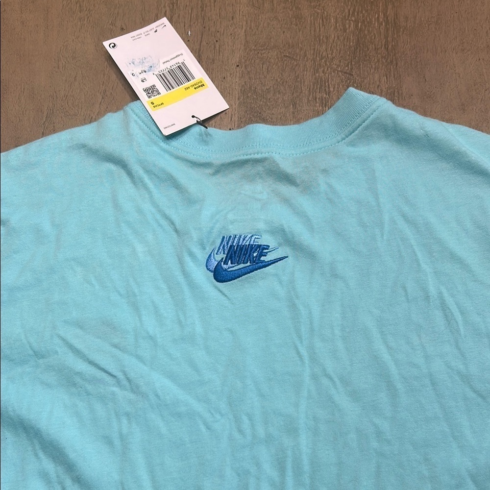 Nike Blue Short Sleeve Tee with Classic Style - Picture 5 of 7